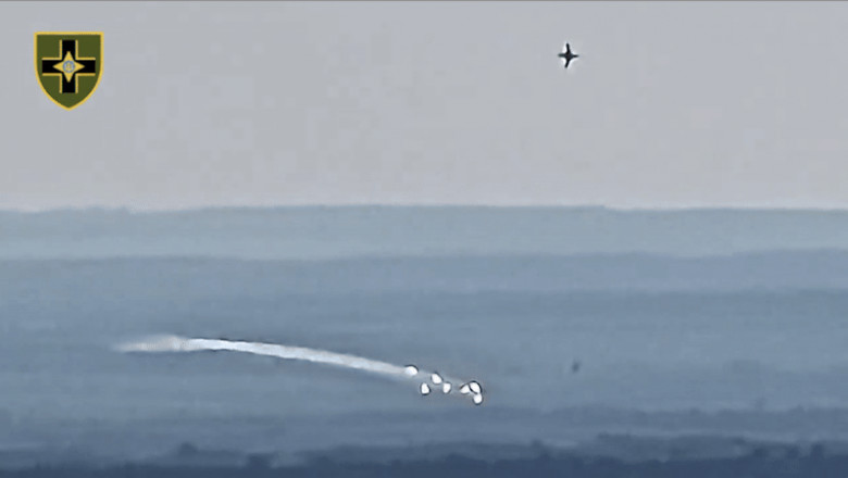 Momentul in care un avion de vanatoare rusesc Su-25 este doborat de ucraineni. „Infanteria noastra are o problema in minus” Imagine