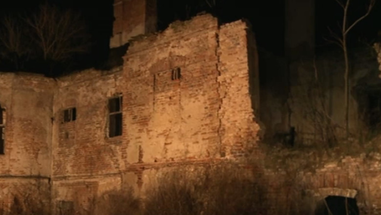 Monument in ruine. O cladire veche de 300 de ani risca sa se prabuseasca Imagine