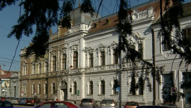 Monument istoric, pericol public. Cladirea Filarmonicii din Oradea nu poate fi reabilitata din cauza unui litigiu Imagine