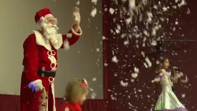 Mos Craciun, asteptat in pasi de dans Imagine