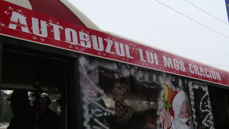 Mos Craciun in autobuz Imagine