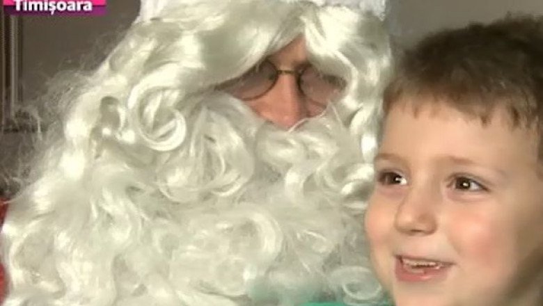 Mos Craciun pentru o zi. Un actor din Timisoara il interpreteaza in fiecare an pe indragitul personaj Imagine