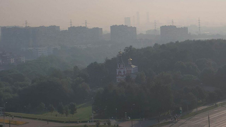 Moscova a fost acoperita de smog si miros de ars din cauza unor incendii de padure Imagine