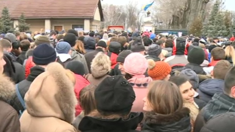 Mosia lui Viktor Ianukovici, vizitata de mii de ucraineni. Echipa Digi24 a fost la proprietatea de 75 de milioane de dolari Imagine