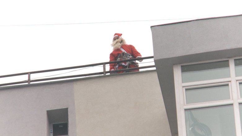 Mosul a coborat 12 etaje cu franghia pentru copiii angajatilor de la Spitalul Judetean Baia Mare Imagine