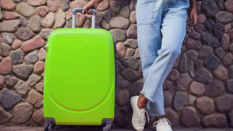 Motivul inedit pentru care turistii nu mai au voie sa mearga cu trollere pe strazi intr-un cunoscut oras din Croatia Imagine