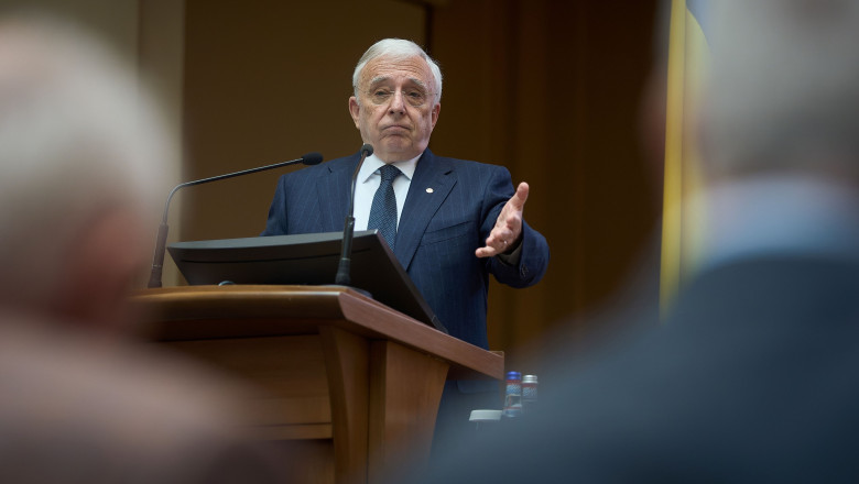 Mugur Isarescu: „Ne-am jucat cu focul, ca tara. Au fost iesiri mari de capital” Imagine