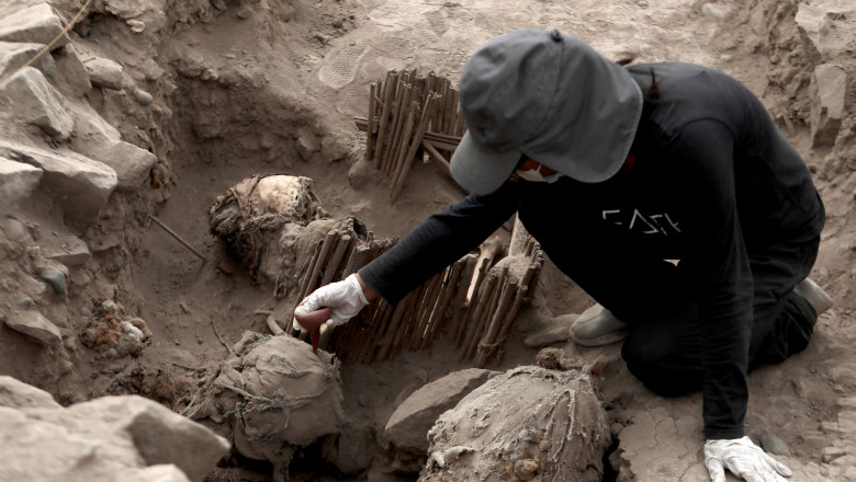 Mumii de copii, vechi de peste 1.000 de ani, descoperite intr-un fost templu sacru din Peru Imagine