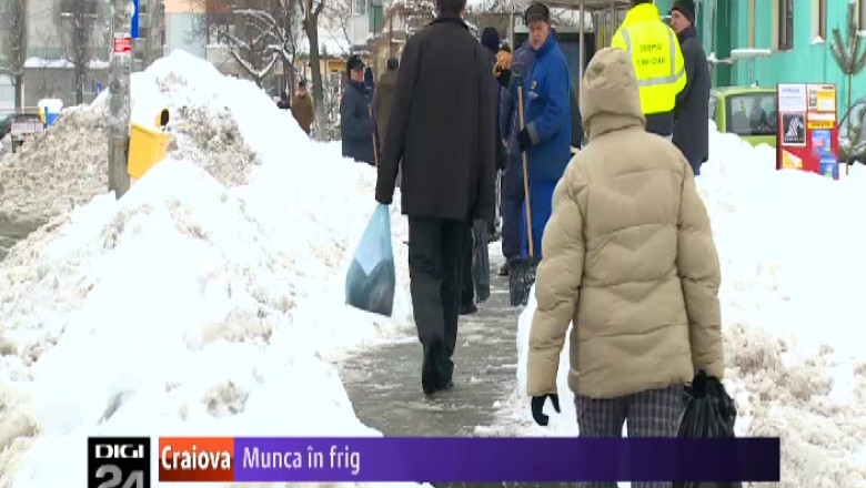 Munca in frig. Legea ii protejeaza pe cei care lucreaza sub cerul liber cand este ger Imagine