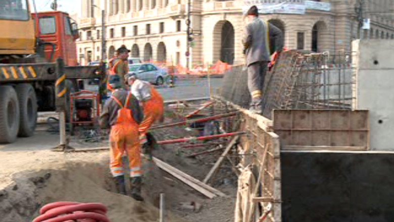 Muncitorii de pe santierul de la Fundatie, neplatiti de o luna si jumatate. Vor sa faca reclamatie la ITM Imagine