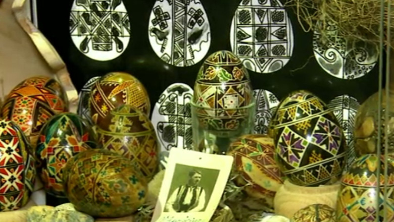 Muzeul oualor incondeiate. Lucia Condrea a adunat 5.000 de exponate din toata lumea Imagine