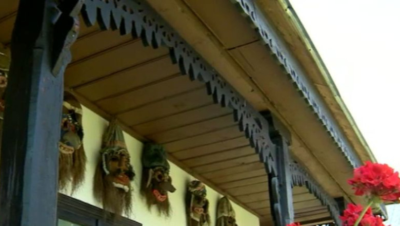 Muzeul privat al satului. Mii de exponate pot fi gasite langa Humulesti Imagine