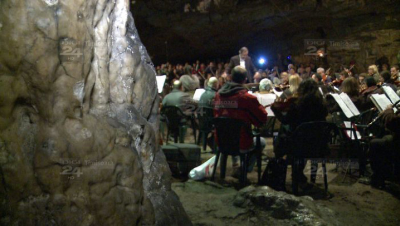 Muzica langa sufletul muntelui: mii de melomani, la concertul din Pestera Romanesti Imagine