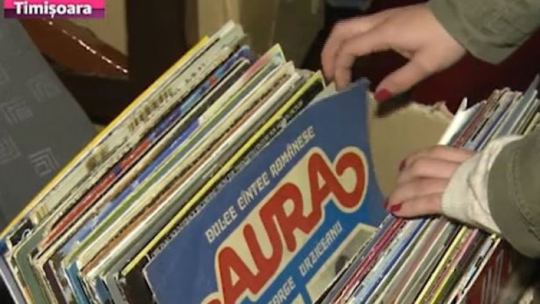 Muzica pe vinil, scoasa la targ. Colectionarii au putut selecta din mii de discuri Imagine