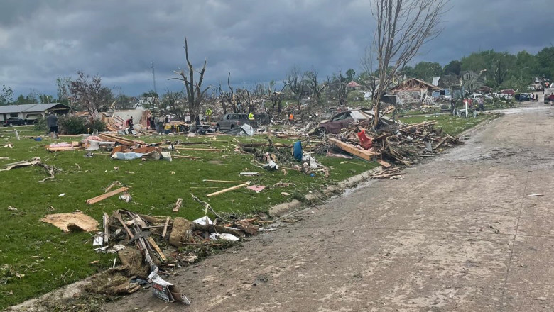 N-a mai ramas nimic in picioare intr-un oras din Iowa. O tornada a devastat tot: case transformate in moloz si eoliene daramate (VIDEO) Imagine
