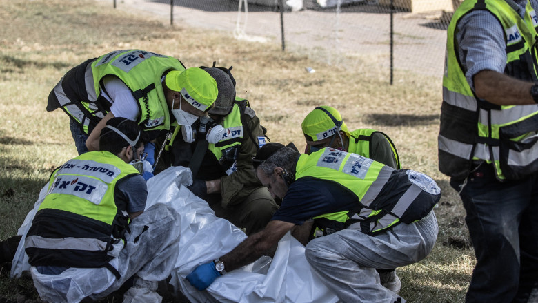 „N-am mai vazut asa ceva de la nazisti”. Criminalistii israelieni identifica cu greu cadavrele oamenilor torturati de Hamas Imagine