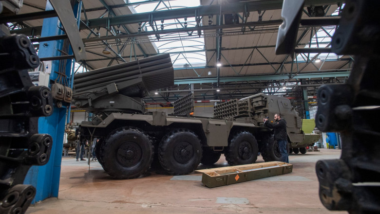 „N-avem de unde sa luam muncitori”. 2 tari europene incearca sa faca fata cererii uriase de armament ca urmare a razboiului din Ucraina Imagine