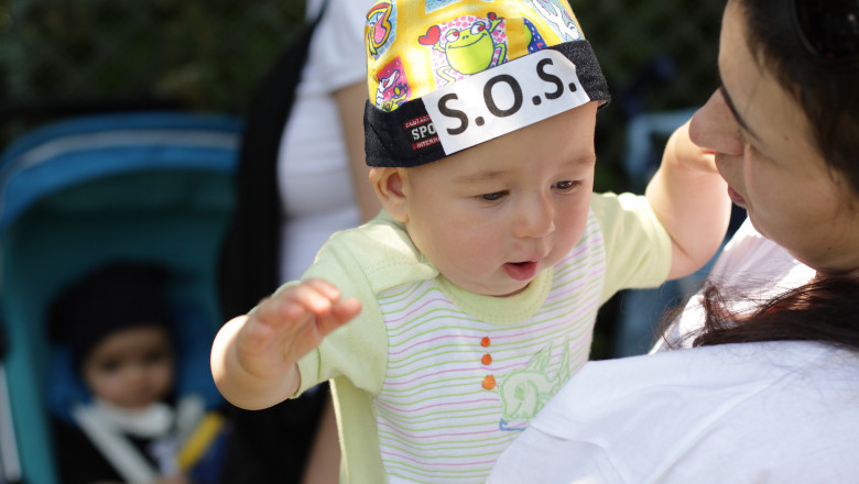 NASCUT IN ROMANIA. Familia de ieri, familia de astazi Imagine