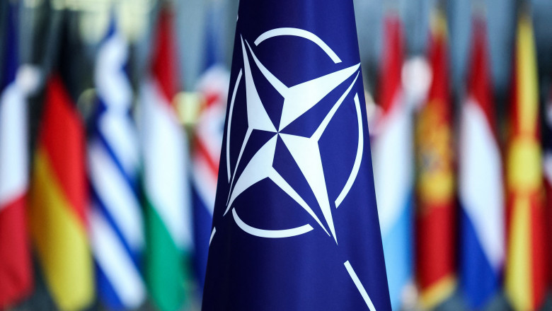 NATO interzice TikTok pe telefoanele de serviciu Imagine