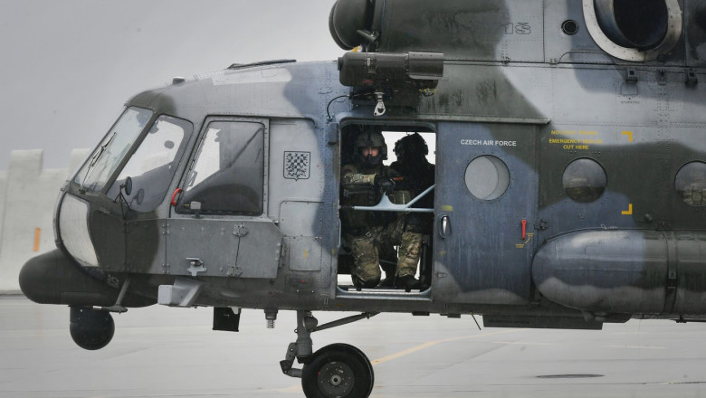 NATO isi intareste flancul estic: Cehia trimite elicoptere militare in Polonia dupa incidentele cu drone rusesti Imagine