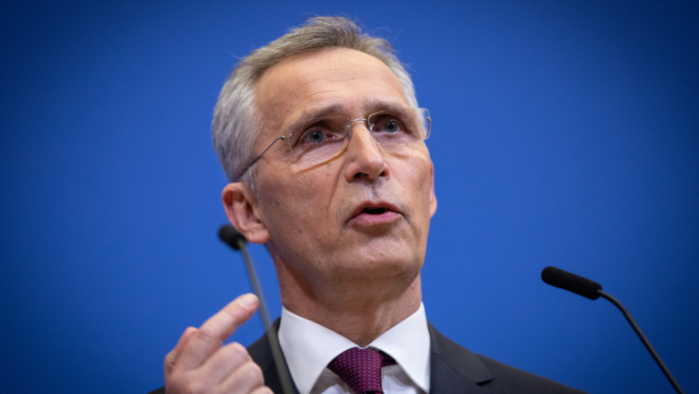 NATO va ajuta Ucraina sa isi modernizeze armata, promite Jens Stoltenberg Imagine