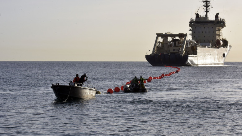 Nave si drone rusesti de recunoastere spioneaza cablurile submarine si conductele din Europa. Care ar fi consecintele distrugerii lor Imagine