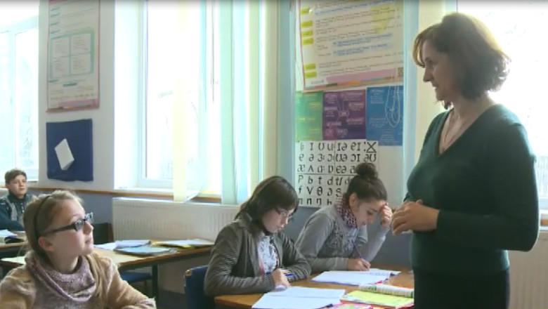 NEAMT. Nepasare fata de profesorii de la sate. Nu si-au mai primit banii pe naveta de patru ani Imagine
