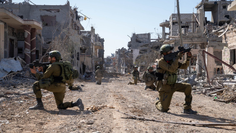 Negociatorii americani sunt aproape de un acord pentru eliberarea treptata a ostaticilor din Gaza, cu un armistitiu de doua luni Imagine