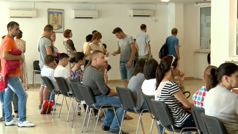 Nervi de otel pentru eliberarea unui document. La Serviciul Pasapoarte Iasi ajung zilnic 200 de cereri Imagine