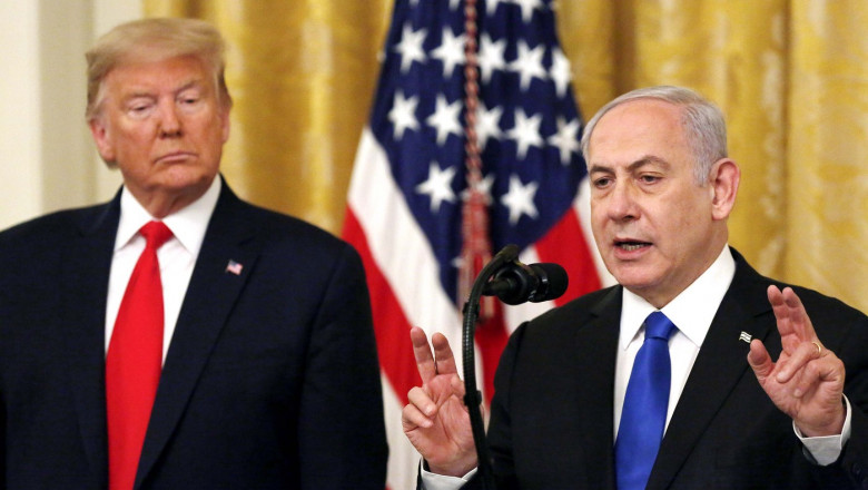 Netanyahu i-a facut cadou un „pager de aur" lui Trump, aluzie la exploziile dispozitivelor din Liban. Mesajul premierului israelian Imagine