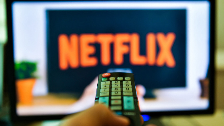 Netflix nu mai permite impartirea contului si anunta o taxa pentru cei care nu locuiesc la aceeasi adresa Imagine