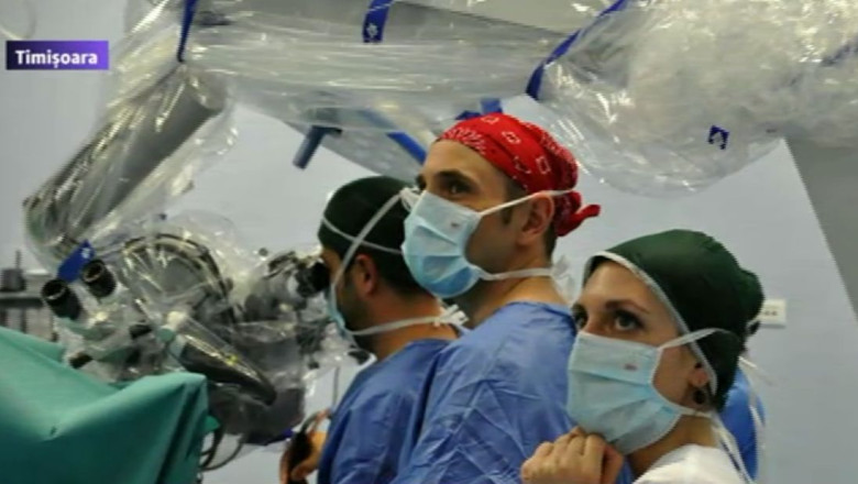 Neurochirurgi romani pregatiti in Occident predau tehnici avansate in spitalele din Romania Imagine