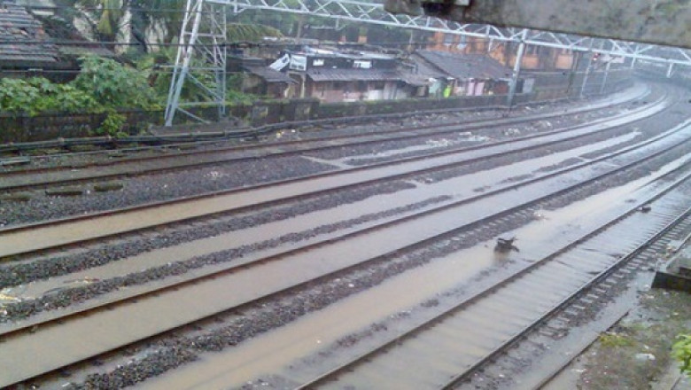 Niciun tren nu circula intre Craiova si Drobeta Turnu Severin, din cauza ploilor abundente Imagine