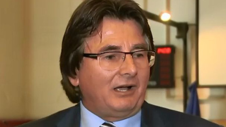 Nicolae Robu il someaza public pe Alin Popoviciu: elibereaza spatiul! Imagine