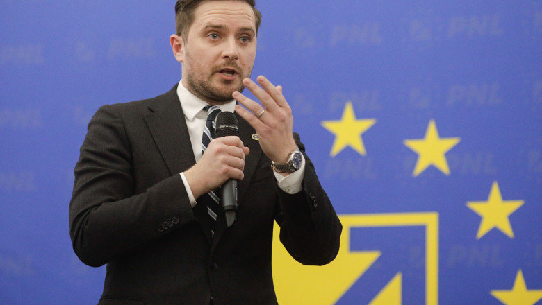 Nicusor Dan l-a lasat fara atributii pe viceprimarul liberal Stelian Bujduveanu Imagine