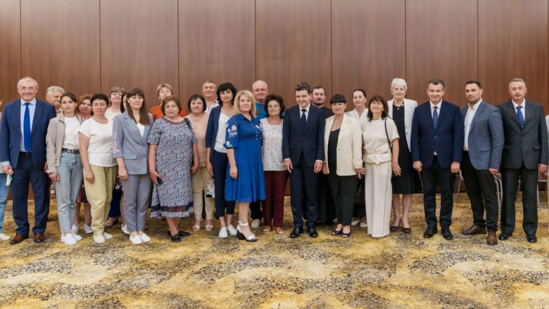 Nicusor Dan s-a intalnit cu membrii comunitatii romanesti din zona Odesa: „Ne-am asumat ca vom deschide repede consulatul de acolo” Imagine