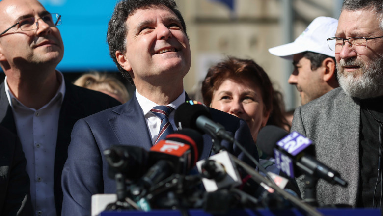 Nicusor Dan si-a depus candidatura la prezidentiale: „Este rolul presedintelui sa adune toate energiile pentru a face o tara puternica” Imagine