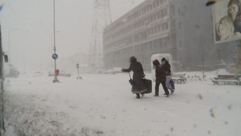 Ninsoare abundenta si viscol in Galati Imagine