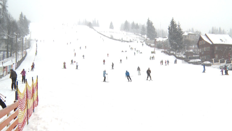 Ninsoarea dezmorteste sezonul de schi Imagine