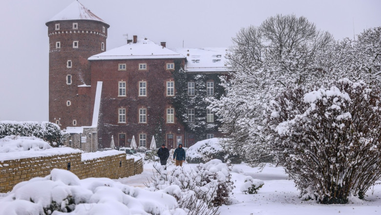 Ninsori si polei in Europa. In Polonia vor fi minus 20 de grade Celsius, mii de estonieni stau pe intuneric dupa furtunile de zapada Imagine