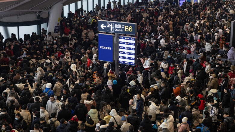 Ninsorile dau peste cap transportul din China in timpul Festivalului Primaverii cand are loc marea „migratie” Imagine