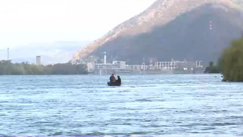 Nivelul Dunarii creste alarmant si oamenii se tem ca vor ajunge in situatia sinistratilor din Galati: „Sa ia masuri inainte de a veni” Imagine