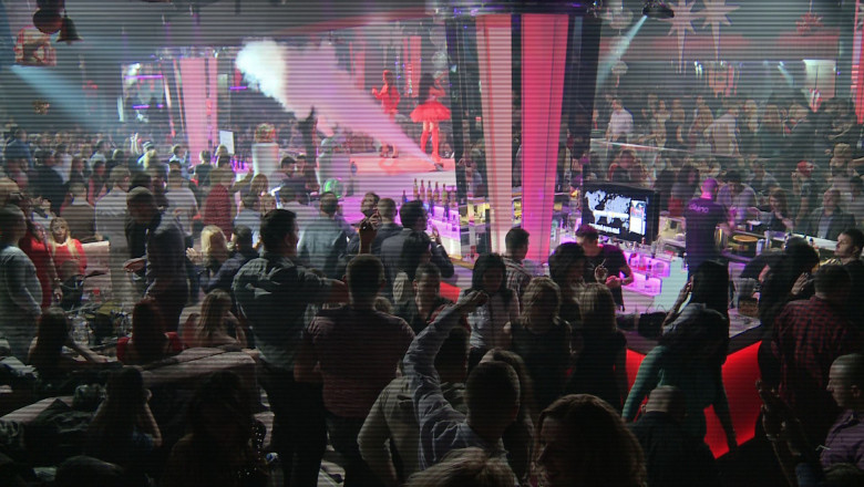 Noapte de Craciun in club  Imagine