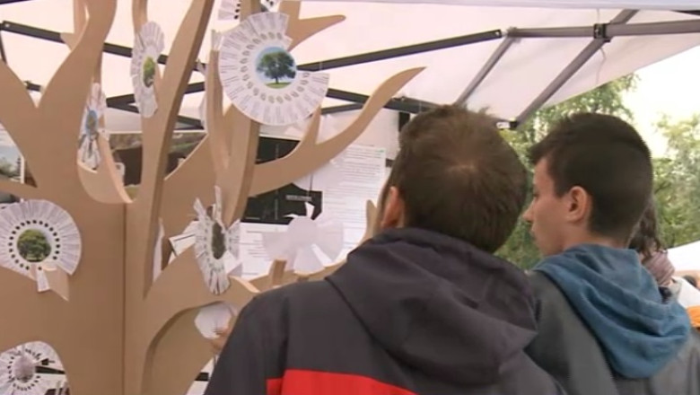 Noaptea cercetatorilor. Experimente, ateliere si calatorii virtuale Imagine