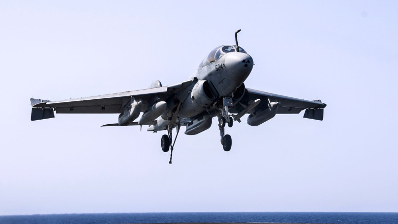 Noi bombardamente impotriva Statului Islamic. Turcia cere si operatiuni terestre care sa sprijine raidurile aeriene Imagine