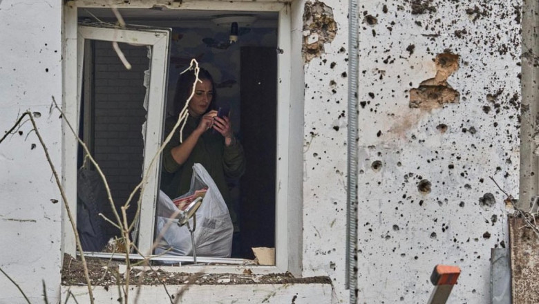 Noi bombardamente in Herson: 4 morti, printre care si 2 copii. „Dimineata vorbesc despre armistitiu, dupa-amiaza omoara o familie” Imagine