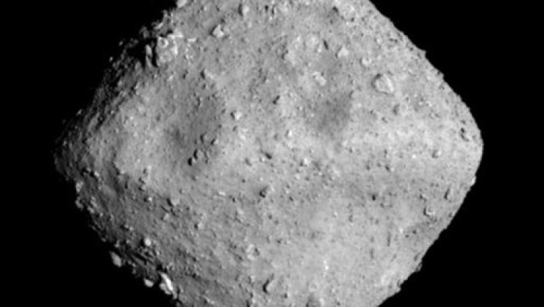 Noi dovezi ca elementele necesare aparitiei vietii pe Pamant provin din spatiu: Ce arata probele prelevate de pe asteroidul Ryugu Imagine