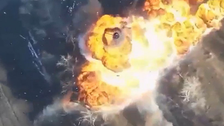 Noi imagini cu robotii „kamikaze” cu care armata ucraineana arunca in aer tancurile rusesti Imagine
