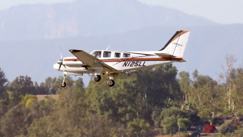 Noi informatii despre avionul care a zburat neautorizat deasupra Romaniei. Venea din Lituania si a fost gasit abandonat in Bulgaria Imagine