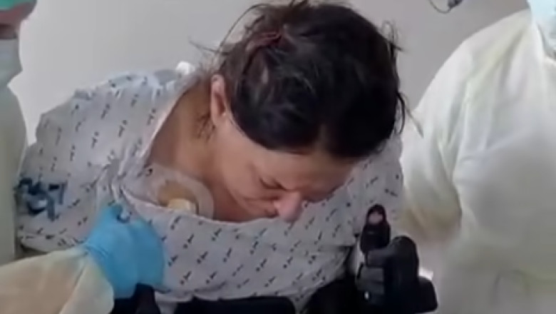 Noi informatii despre starea romancei cu arsuri grave, internata la Floreasca si trimisa apoi in Belgia: Lavinia a facut primii pasi Imagine